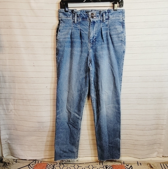 HOLLISTER CURVY ULTRA HIGH RISE MOM JEAN, SZ 27 - Picture 1 of 15